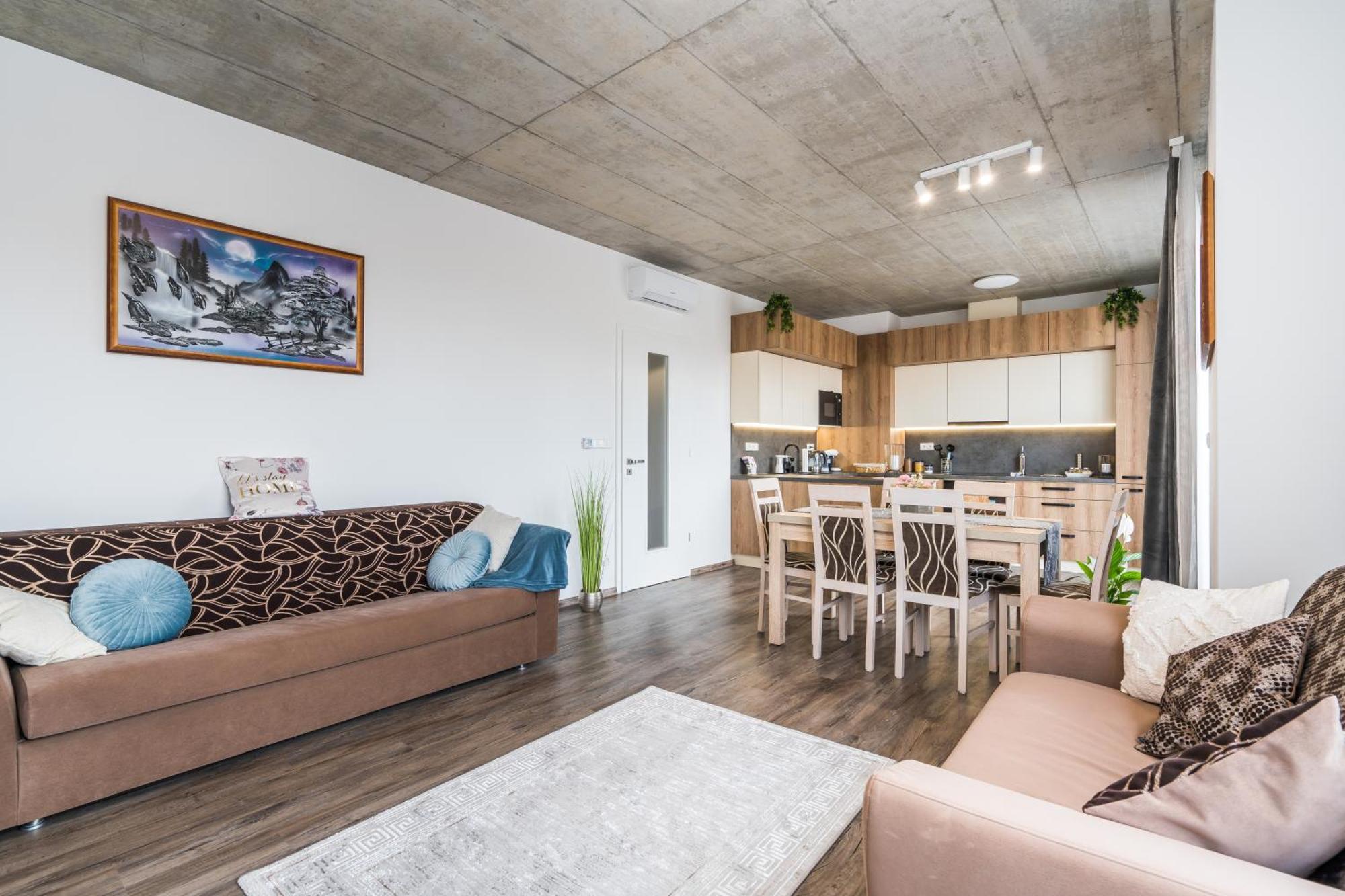 Апартаменти Perla Hradce 401 Градець-Кралове Екстер'єр фото