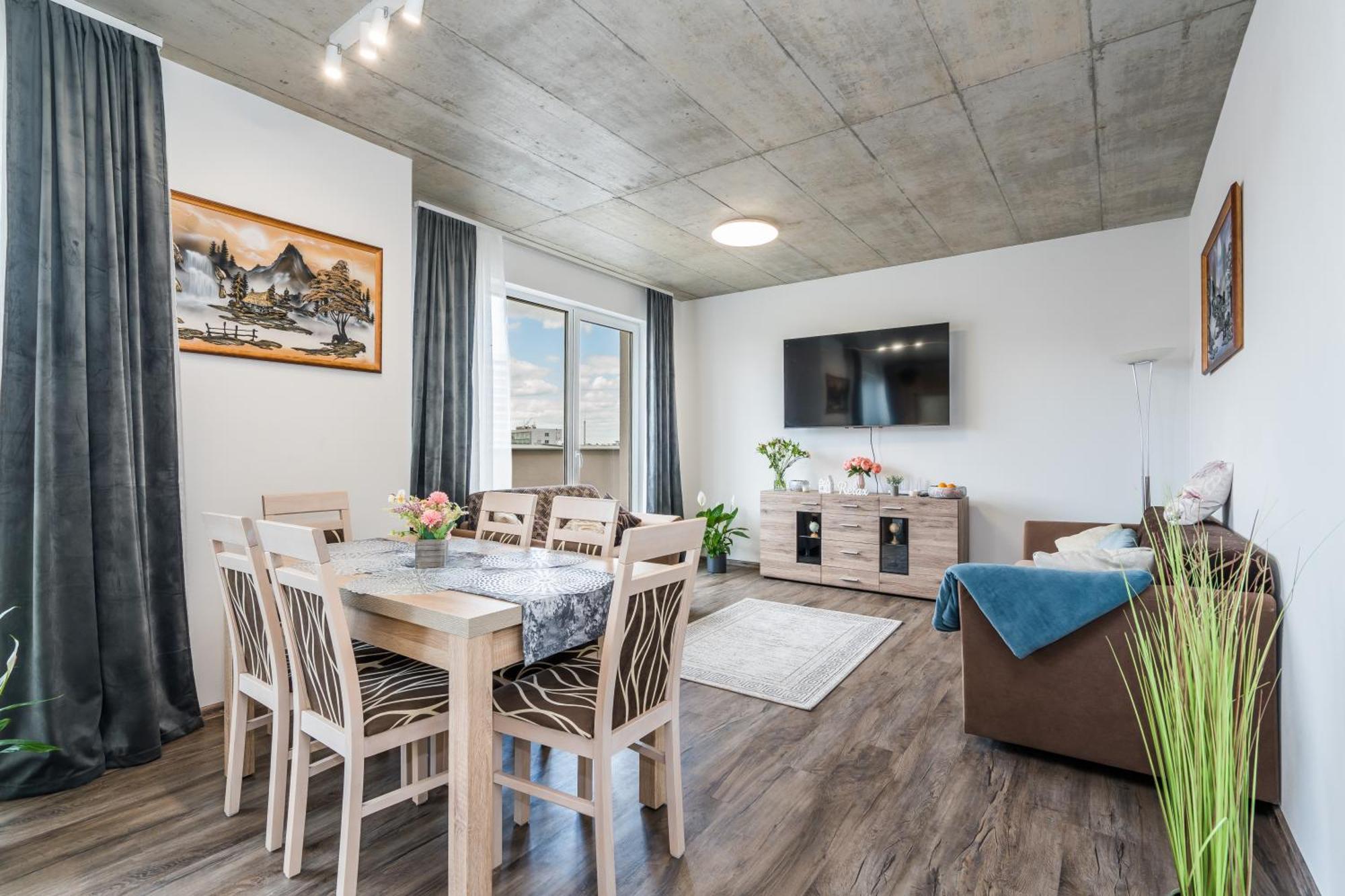 Апартаменти Perla Hradce 401 Градець-Кралове Екстер'єр фото