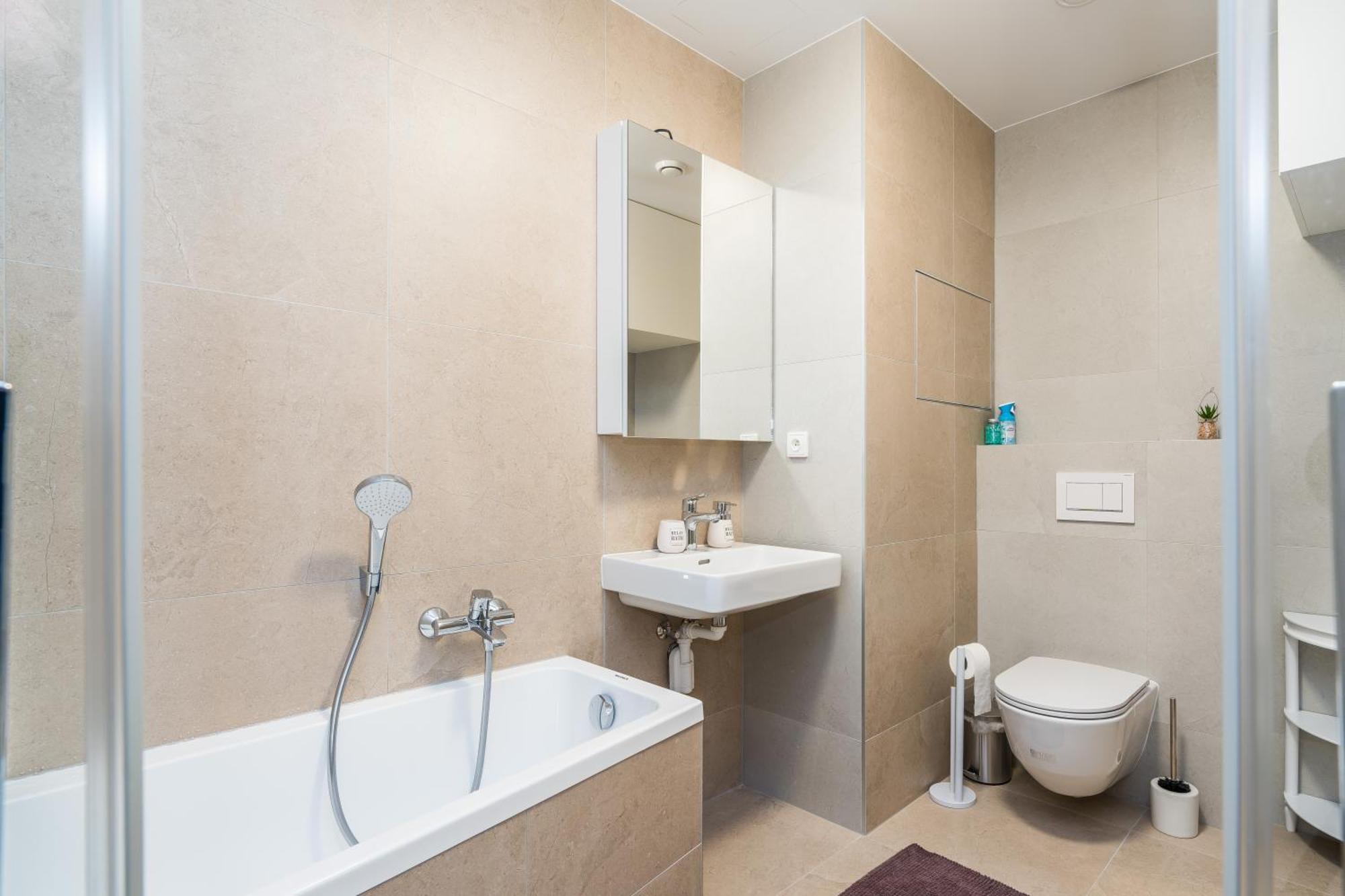 Апартаменти Perla Hradce 401 Градець-Кралове Екстер'єр фото